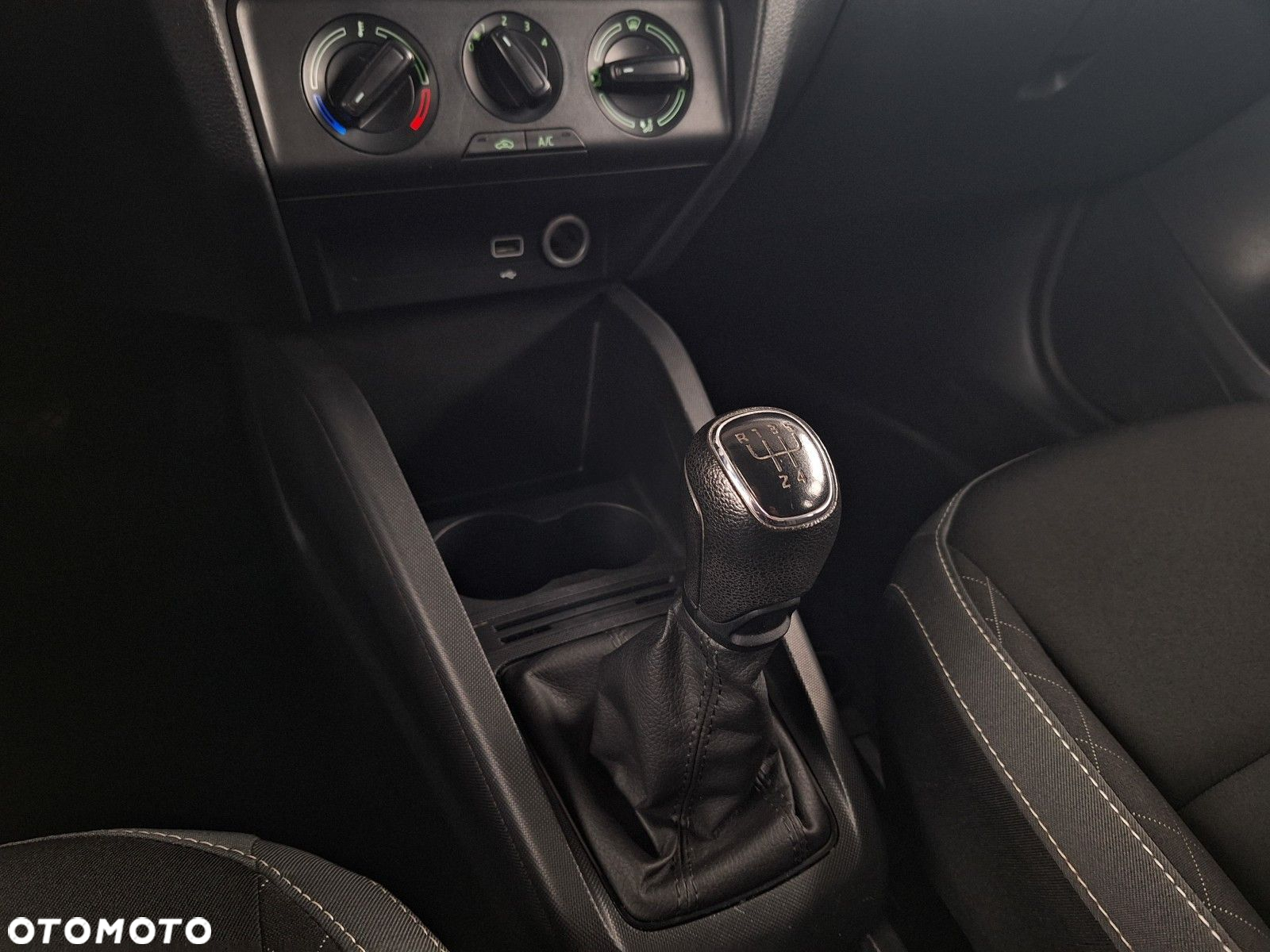 Skoda Fabia 1.0 TSI Ambition - 33