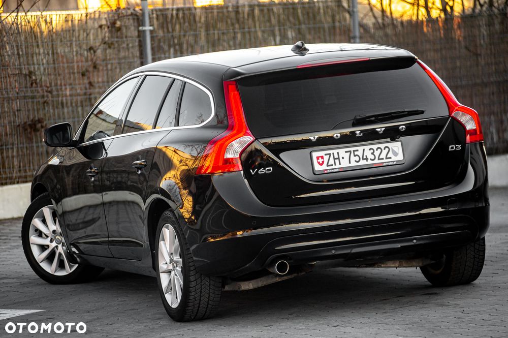Volvo V60 D3 Geartronic Summum - 13