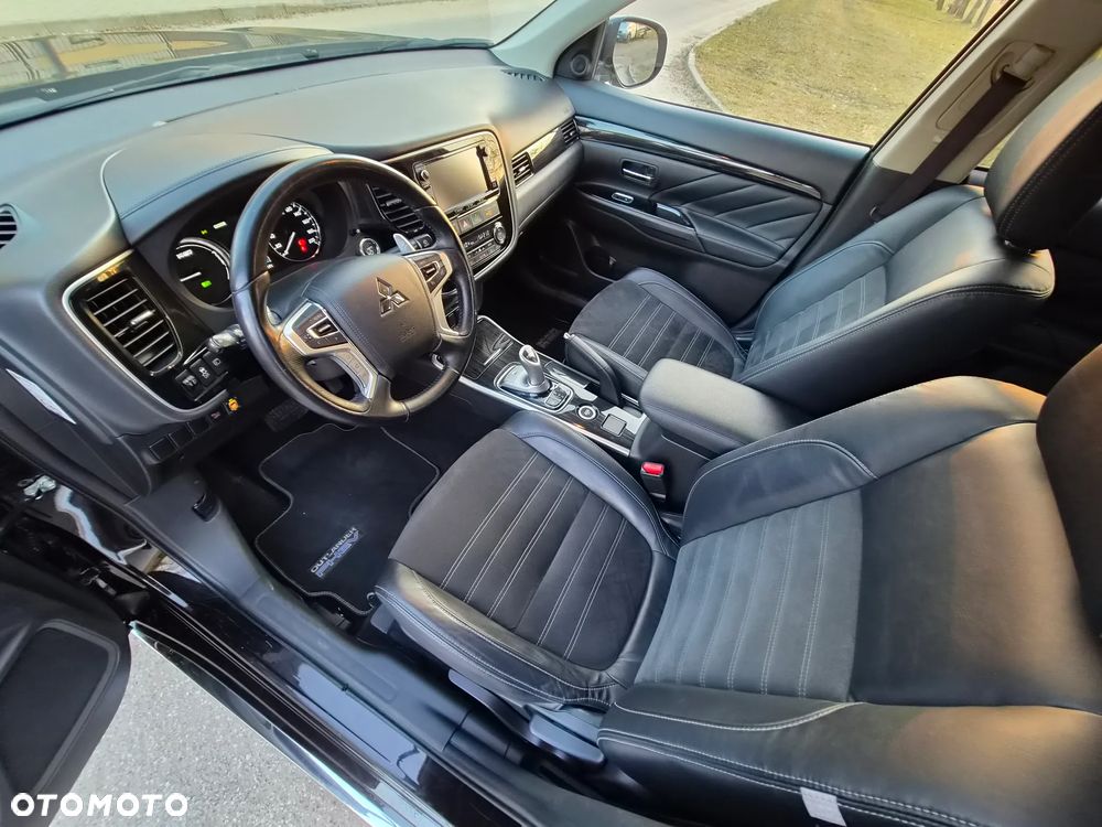 Mitsubishi Outlander - 6