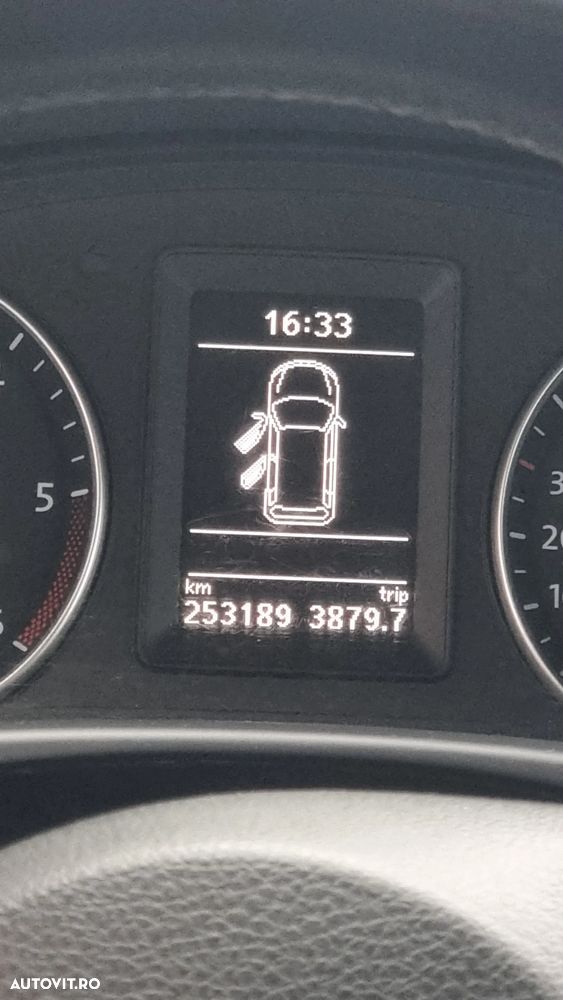 Volkswagen Touran 2.0 TDI DSG Comfortline - 15