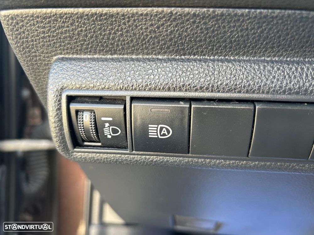 Toyota Corolla Touring Sports 1.8 Hybrid Comfort+P.Sport - 11