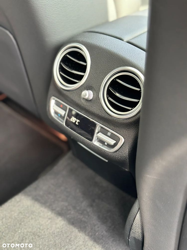 Mercedes-Benz Klasa E 300 d 4Matic T 9G-TRONIC AMG Line - 11