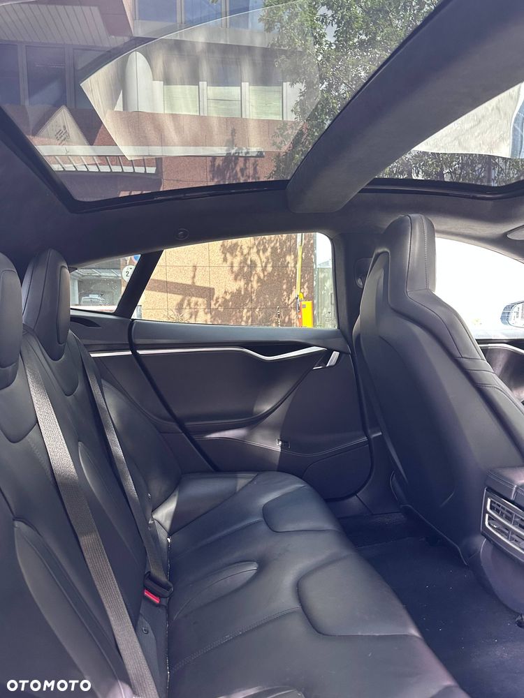 Tesla Model S Long Range Plus - 12