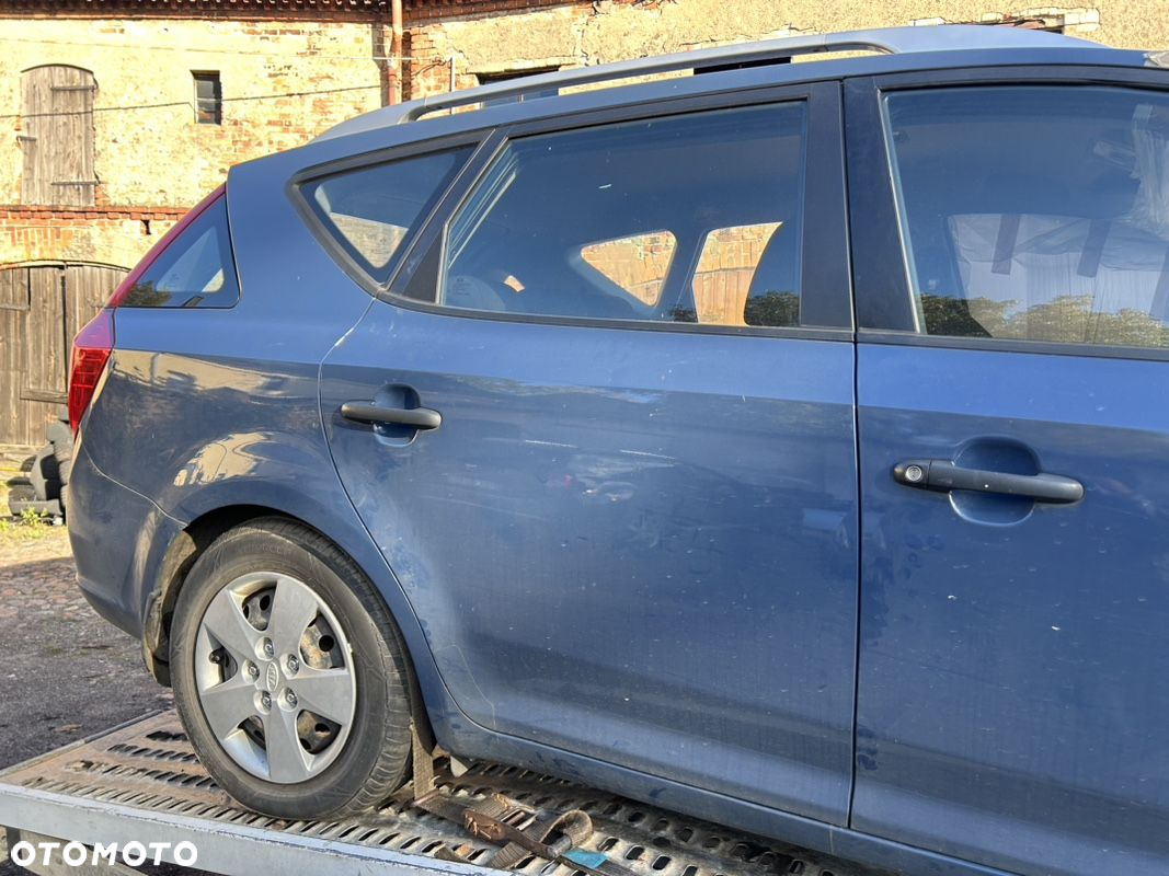 KIA CEED I 06-12 DRZWI PRZÓD TYŁ PRAWE KOMBI SZYBĄ PODNOŚNIK  KOLOR A2 - 3
