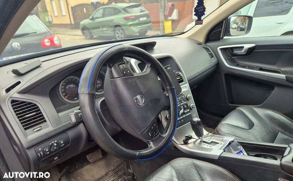 Volvo XC 60 D5 AWD Momentum - 12