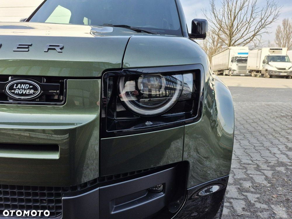 Land Rover Defender - 11