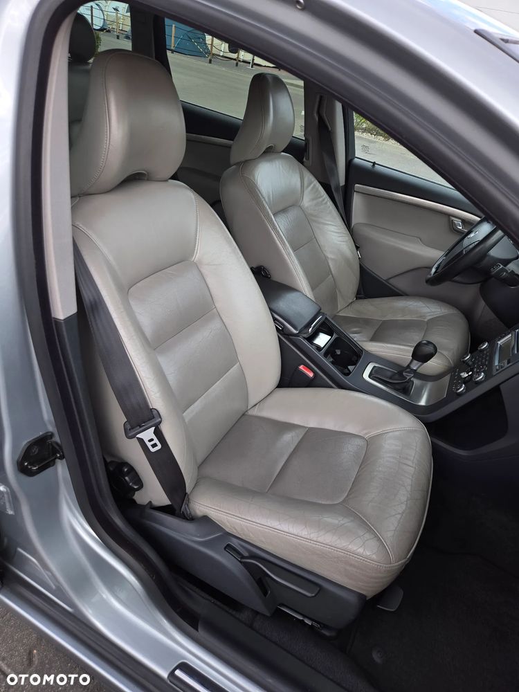 Volvo V70 2.0D Momentum - 20