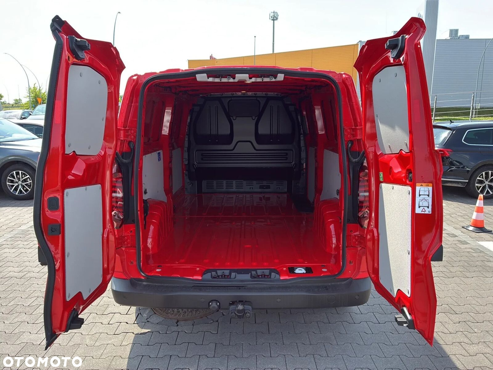 Volkswagen Transporter T7 Furgon (L2) AUTOMAT, 2.0 TDI 150KM, r.o. 3500 mm - 10