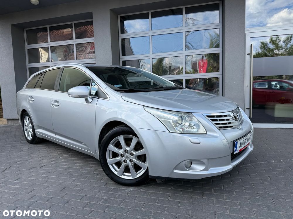 Toyota Avensis 1.8 Sol NAVI - 24