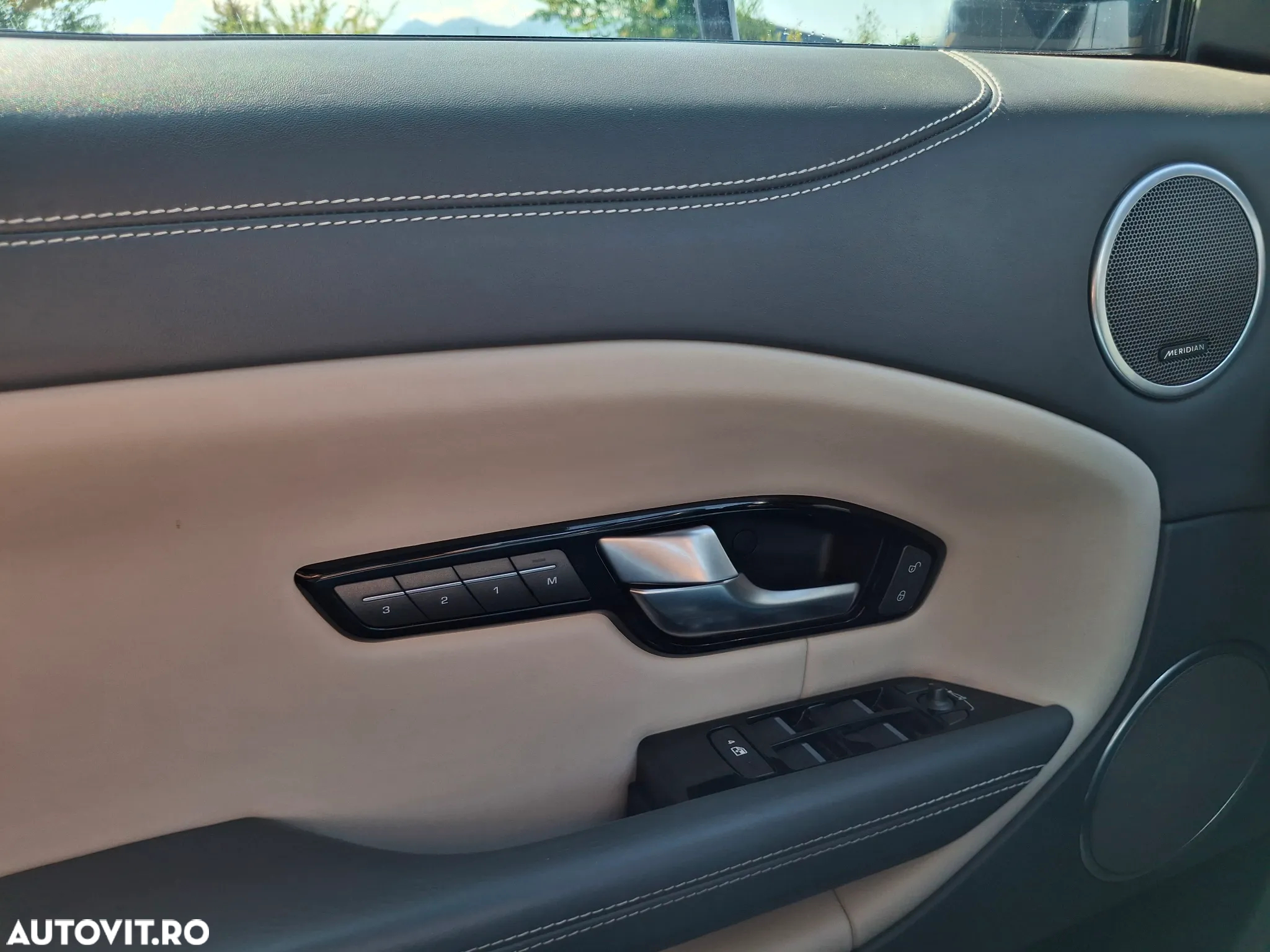 Land Rover Range Rover Evoque - 11