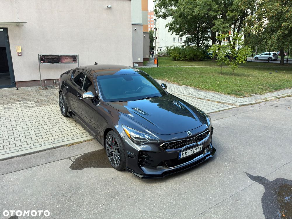 Kia Stinger - 8