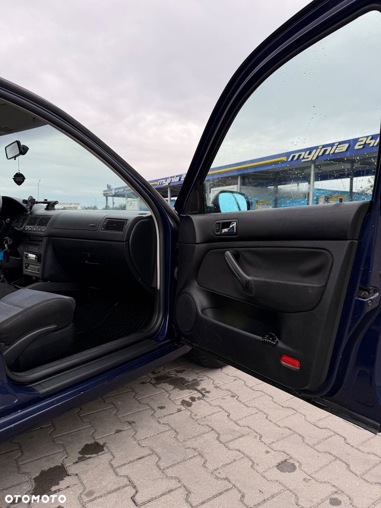 Volkswagen Golf IV 1.6 Basis - 24