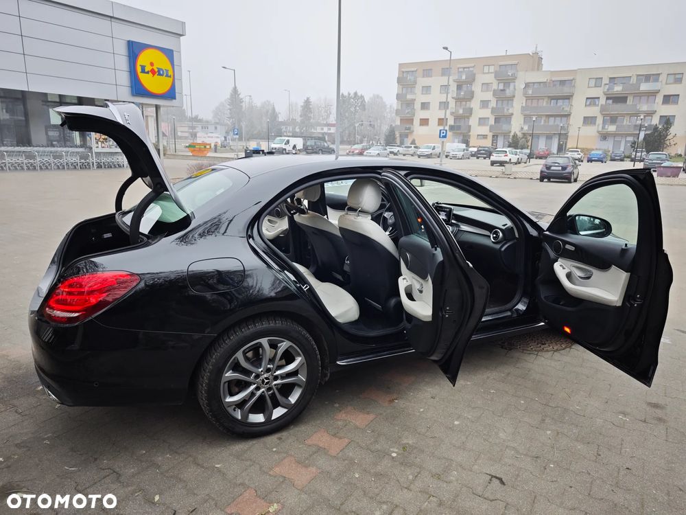 Mercedes-Benz Klasa C 200 4-Matic 9G-TRONIC - 13