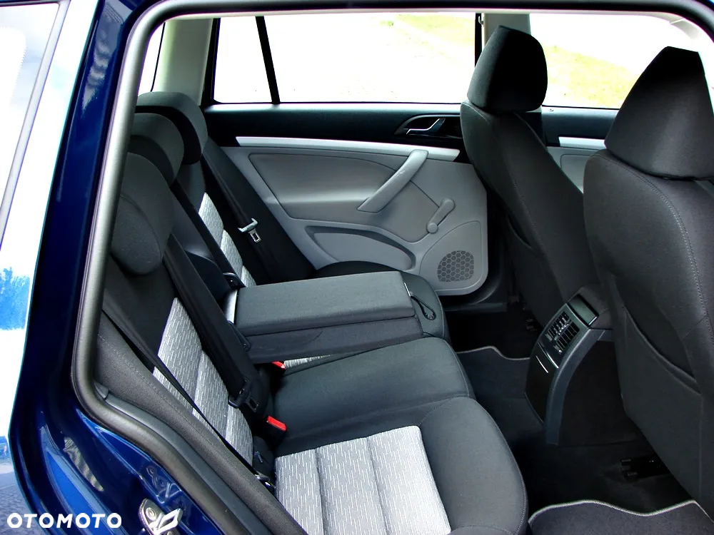 Skoda Octavia 1.6 Combi Advance - 21