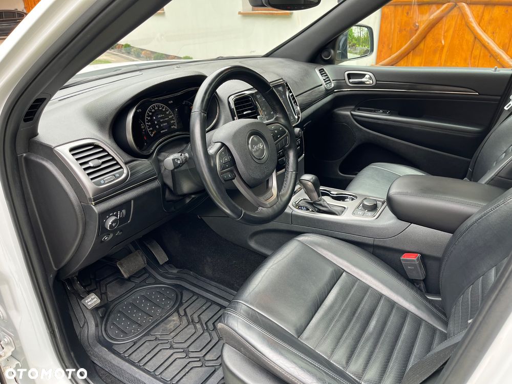 Jeep Grand Cherokee - 26