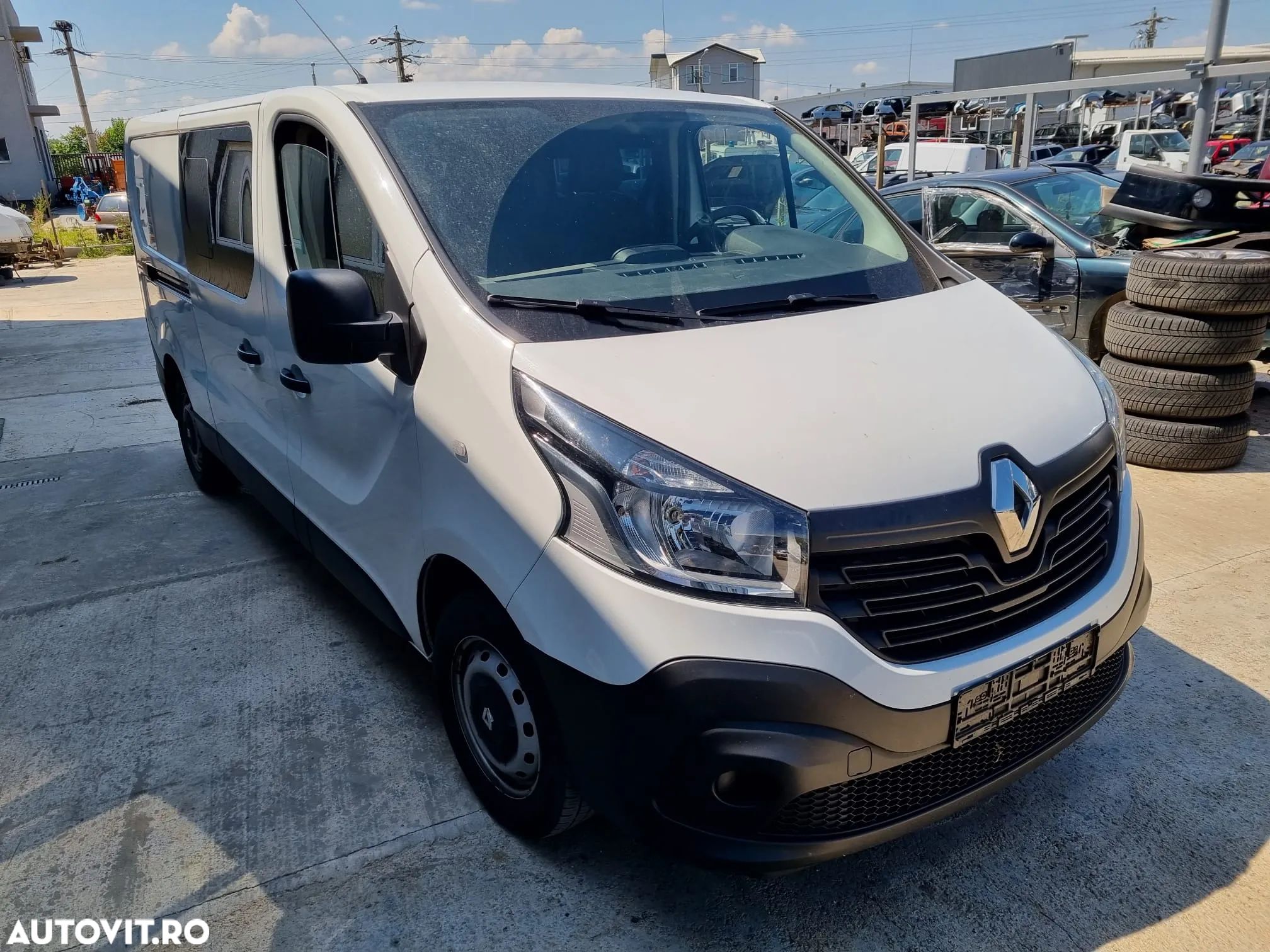 Dezmembrari piese auto Renault Trafic 3 Mixt 5 locuri - 1
