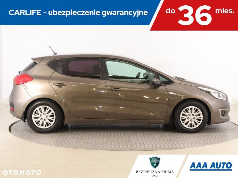 Kia Ceed - 8