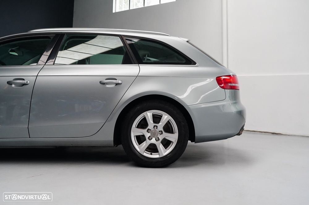 Audi A4 Avant 2.0 TDI Advance - 11