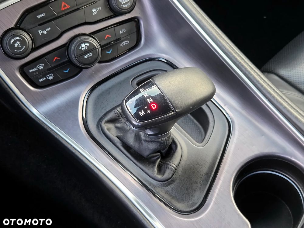 Dodge Challenger Automatik SXT Plus - 33