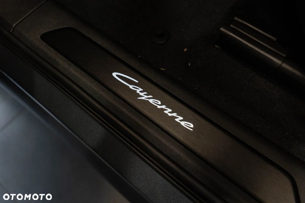 Porsche Cayenne E-Hybrid PHEV Black Edition - 34