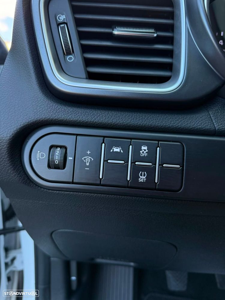 Kia XCeed 1.0 T-GDI Dynamic - 35