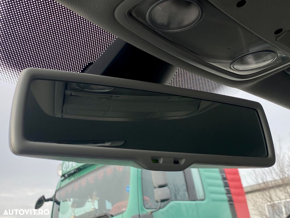 Volkswagen Passat 1.9 TDI DPF BlueMotion - 32