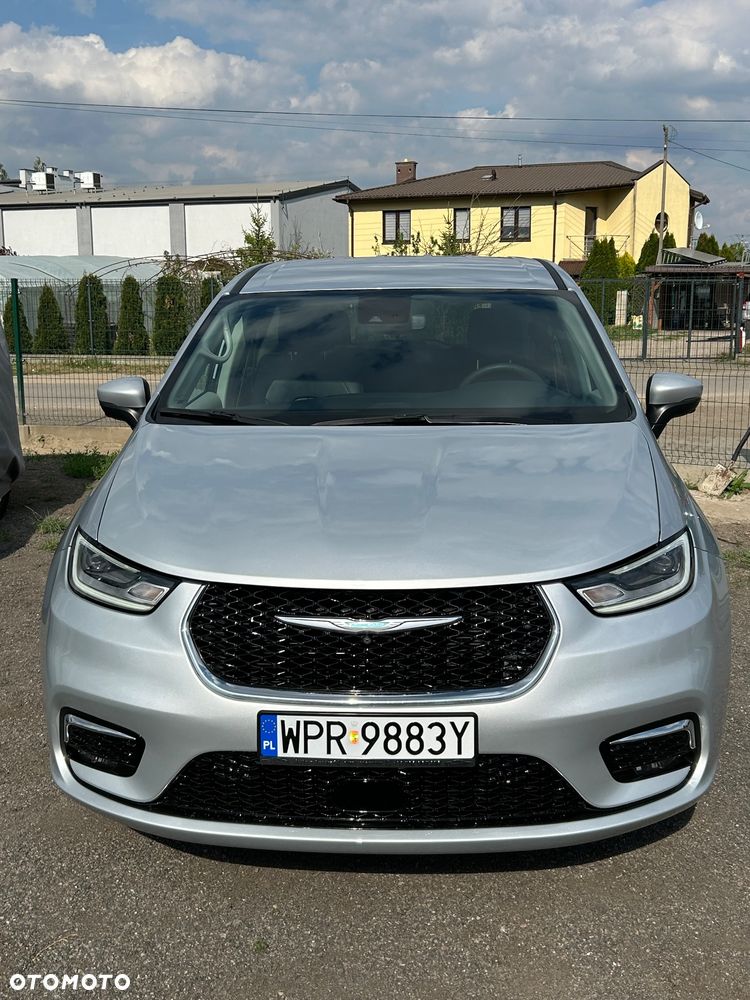 Chrysler Pacifica - 4
