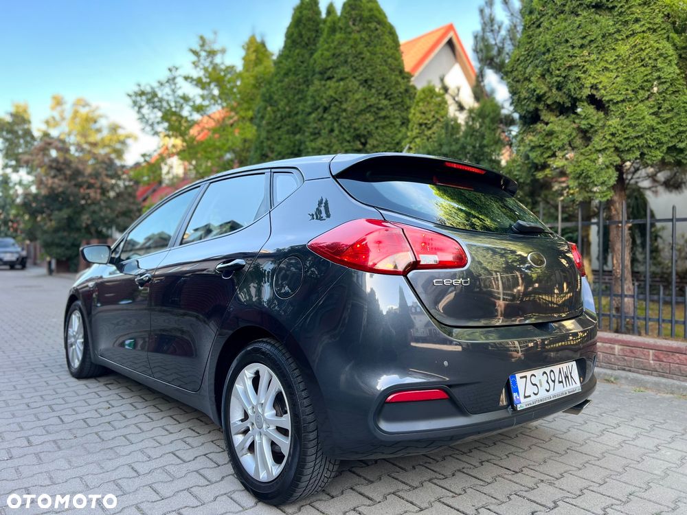 Kia Ceed 1.4 L - 11