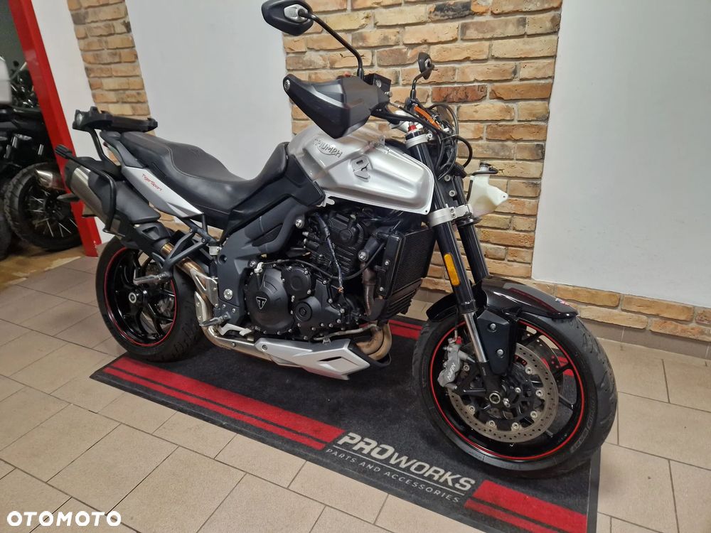 Triumph Tiger - 1