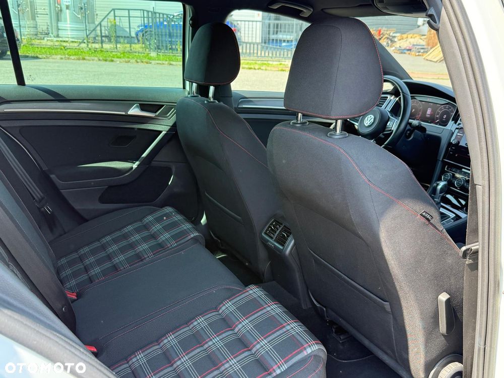 Volkswagen Golf GTI Performance BlueMotion Technology DSG - 13