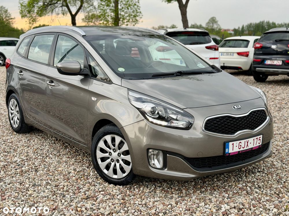 Kia Carens - 2