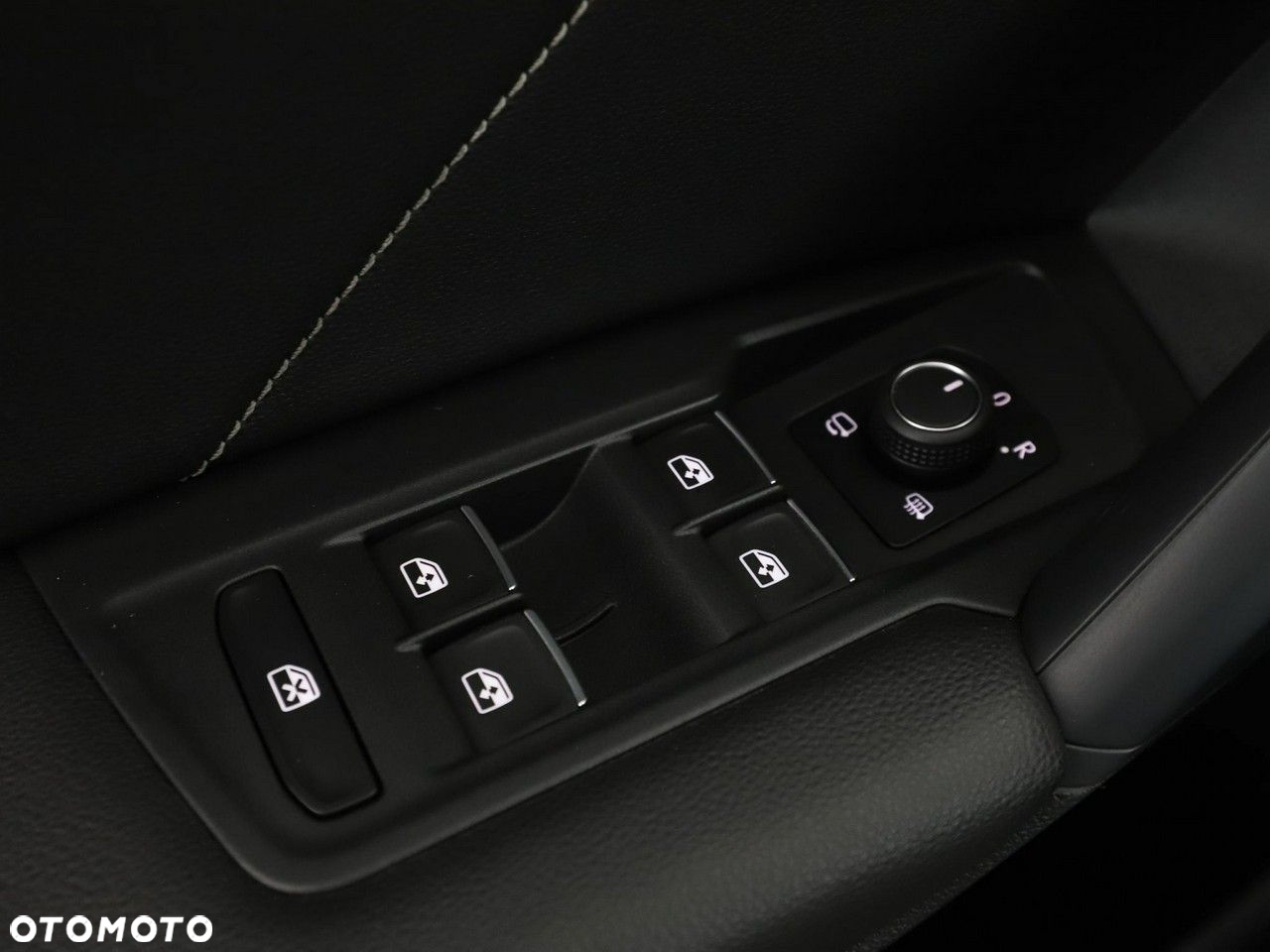 Volkswagen Tiguan 2.0 TDI SCR DSG R-Line - 33