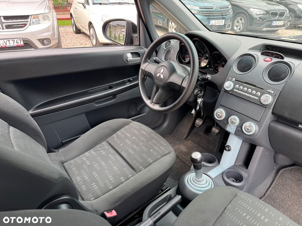 Mitsubishi Colt - 9