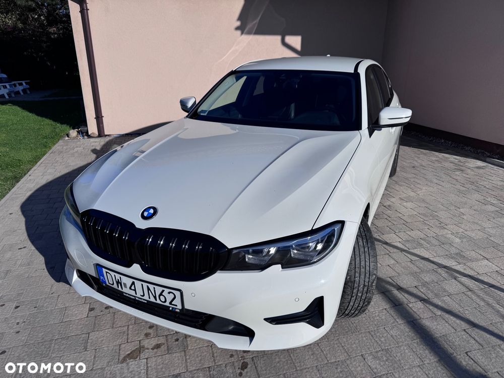 BMW Seria 3 318i - 1