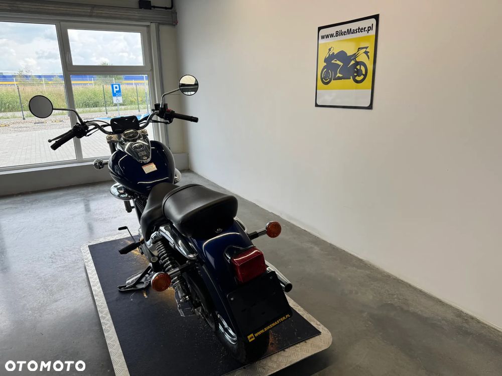 Suzuki Intruder - 7