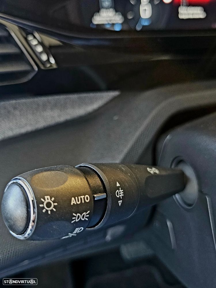 Peugeot 308 PureTech 130 EAT8 Allure - 17