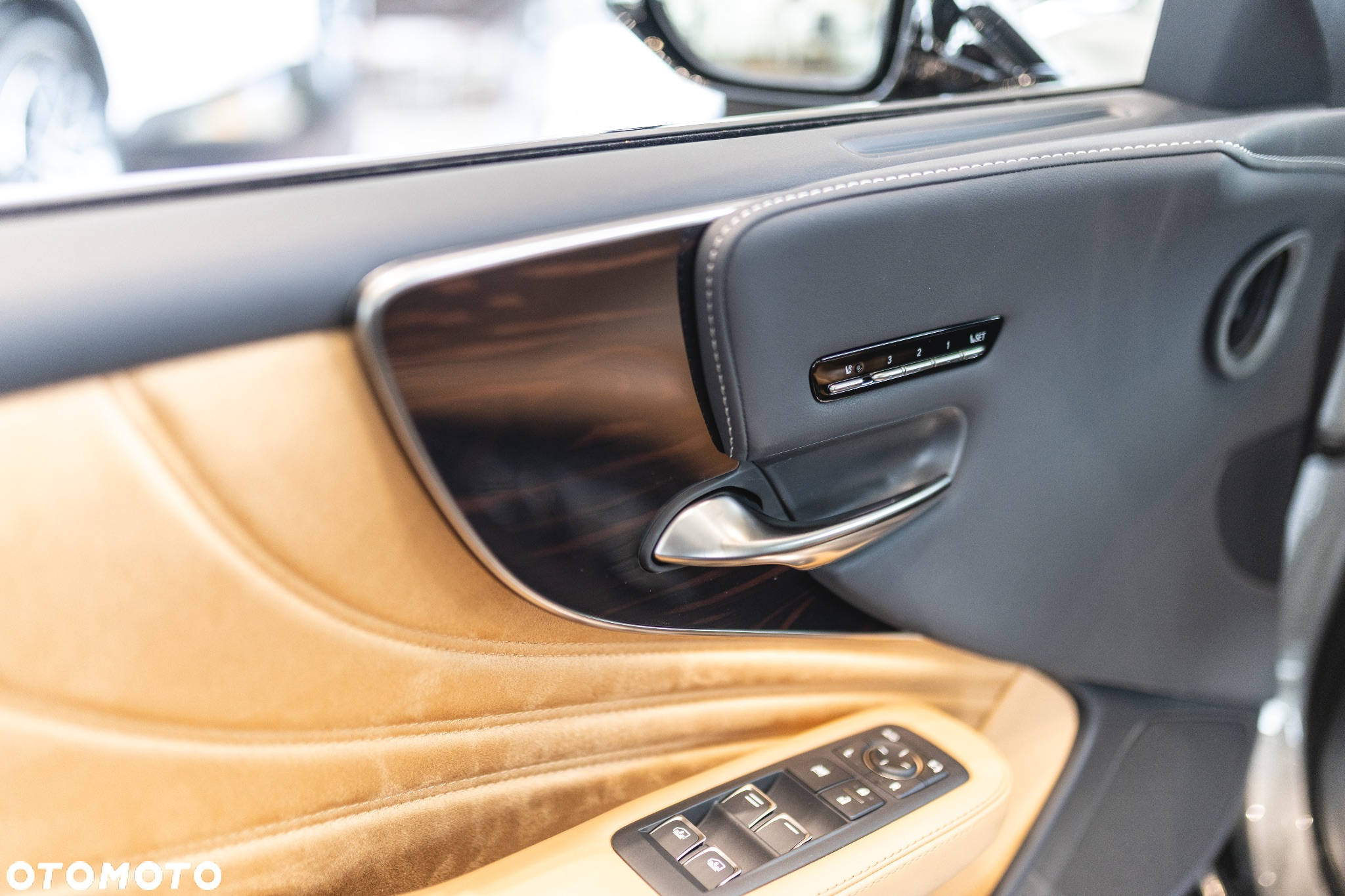 Lexus LS 500h Prestige AWD - 16