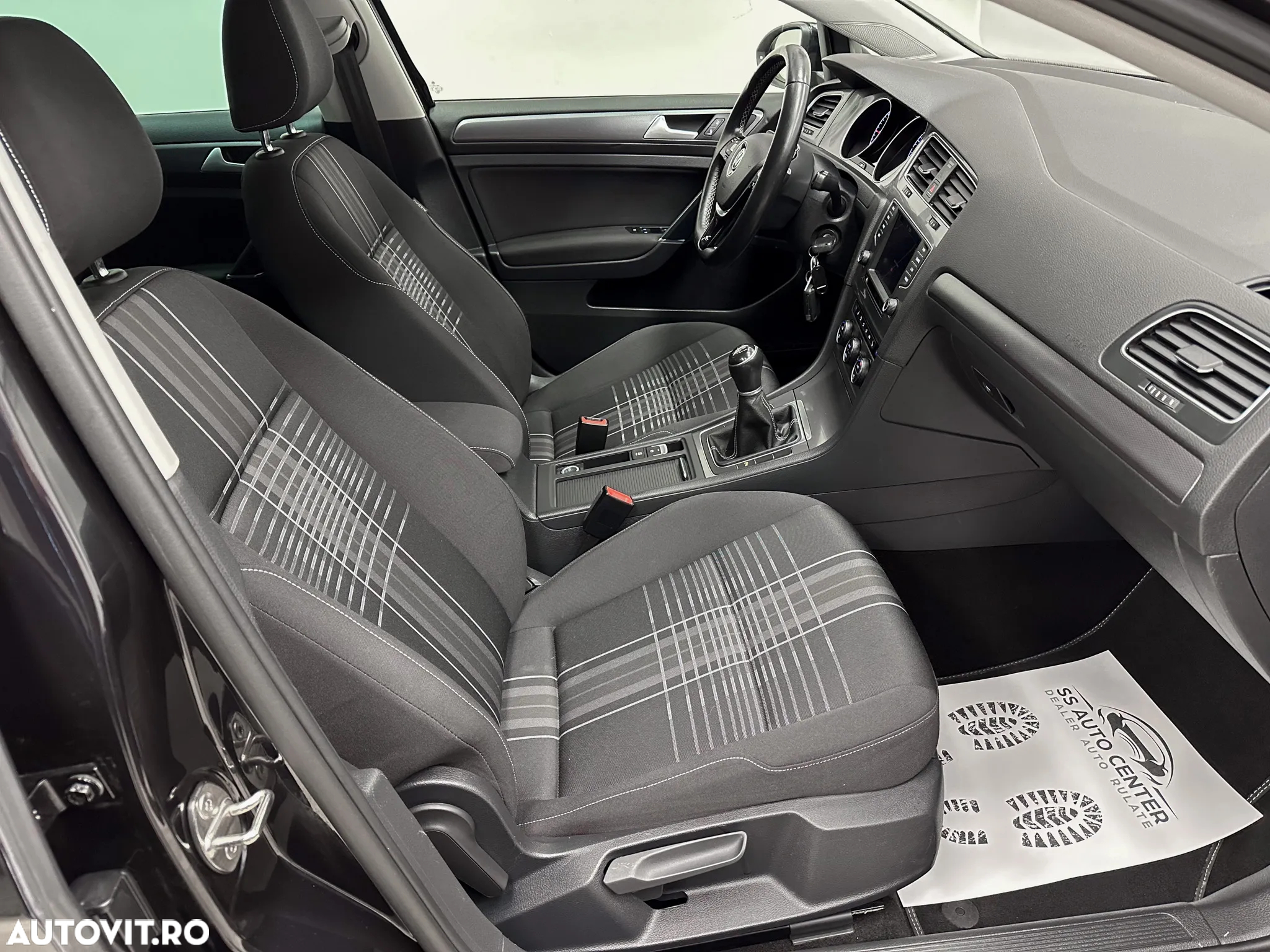 Volkswagen Golf 1.6 TDI BlueMotion Technology Lounge - 15