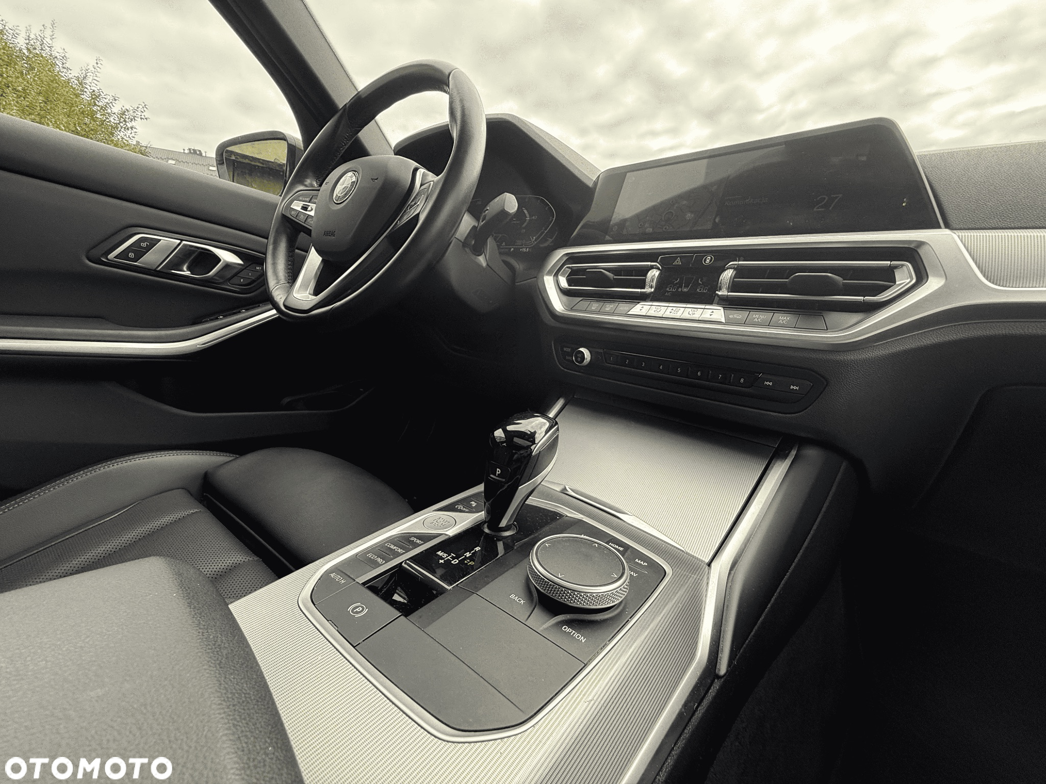 BMW Seria 3 330i Sport Line - 35