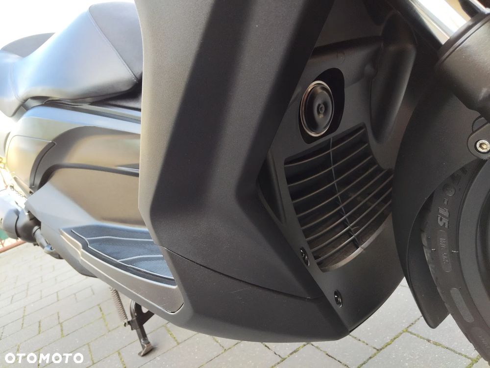 Yamaha X-max - 18