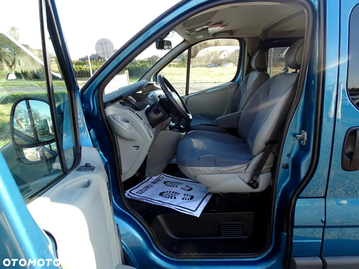 Renault Trafic L1H1 Passenger Quickshift - 10