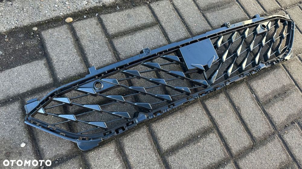 cupra born kratka zderzaka środkowa przód 10e853677c - 2