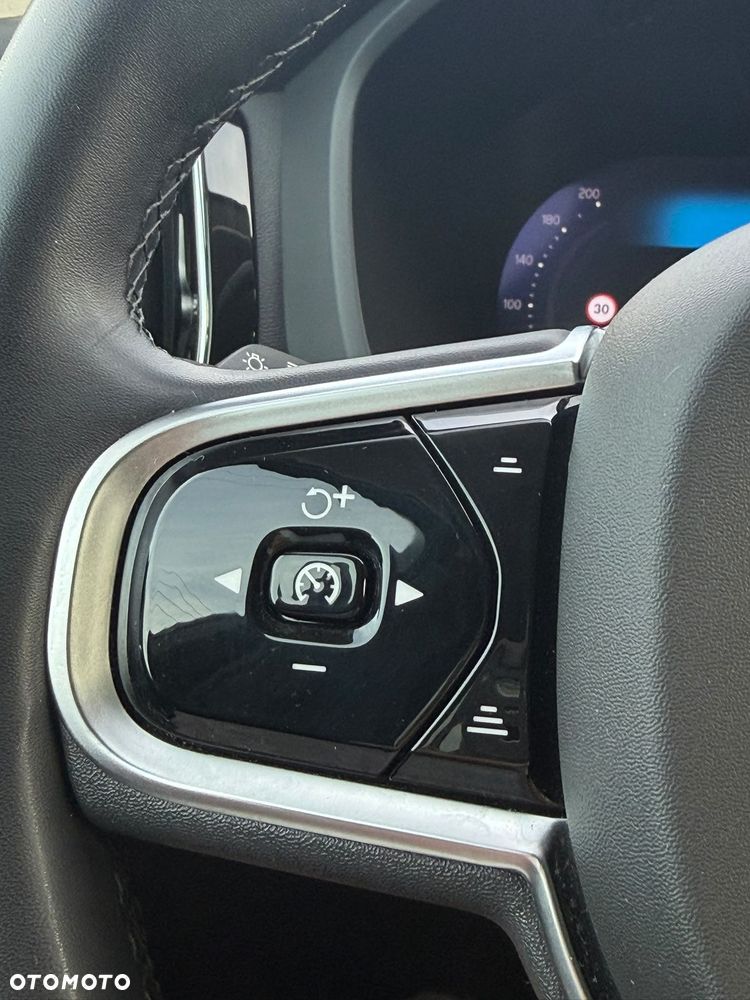 Volvo XC 60 B4 D AWD Plus Bright - 21