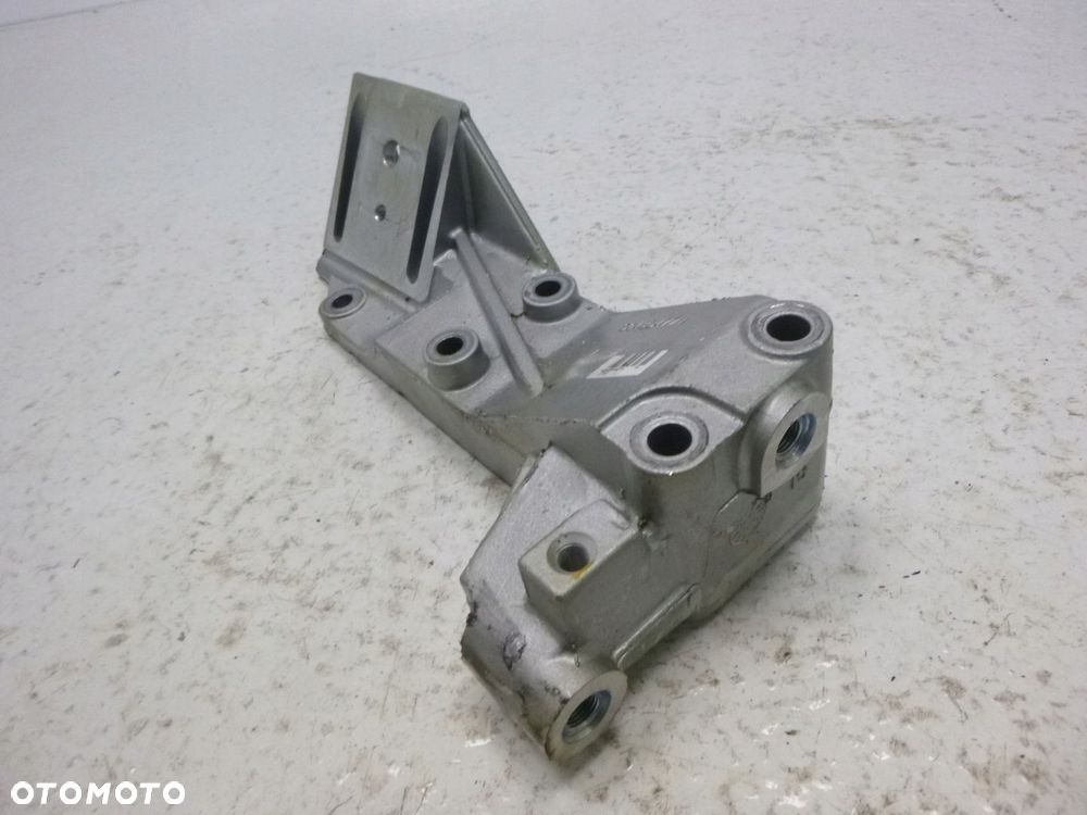 MITSUBISHI CANTER FUSO 3.0 D ŁAPA PODUSZKA SILNIKA - 4