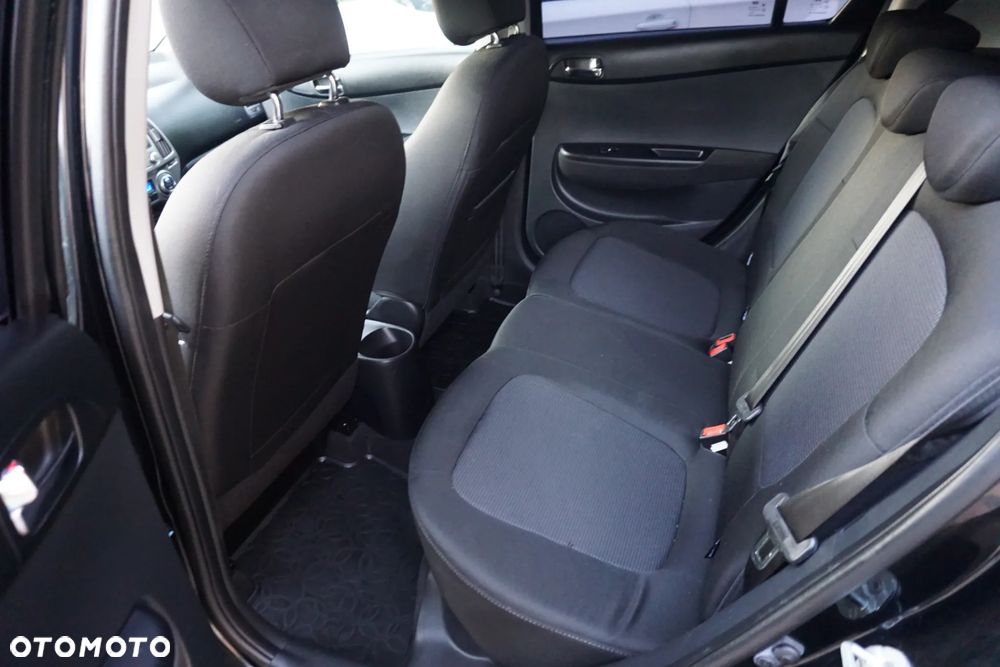 Hyundai i20 - 24