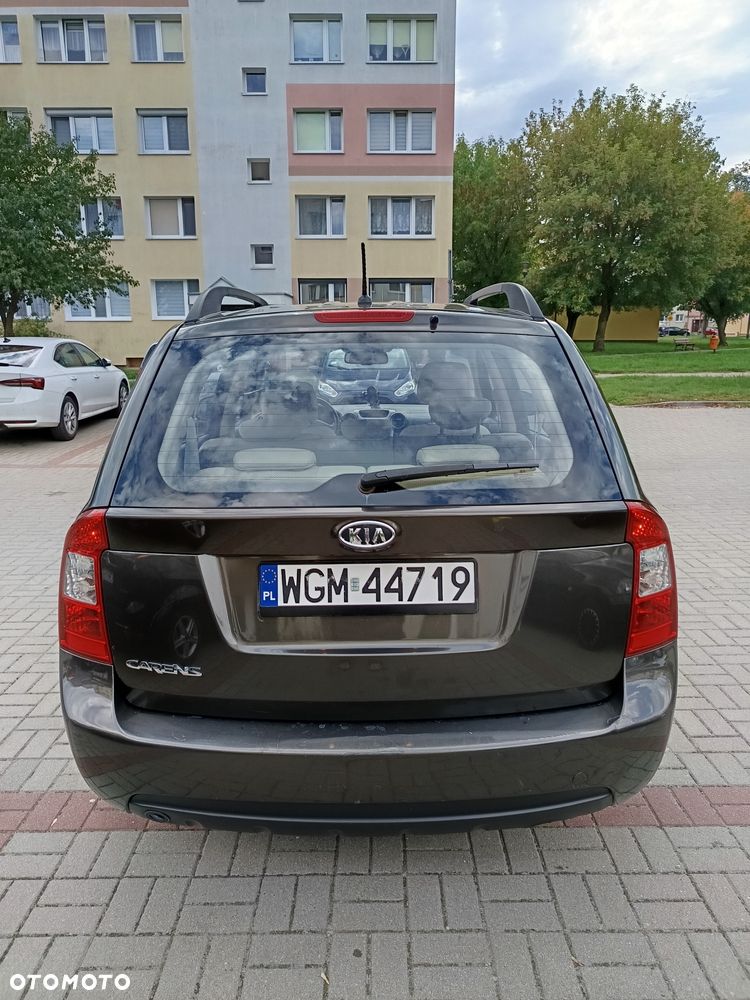 Kia Carens - 6
