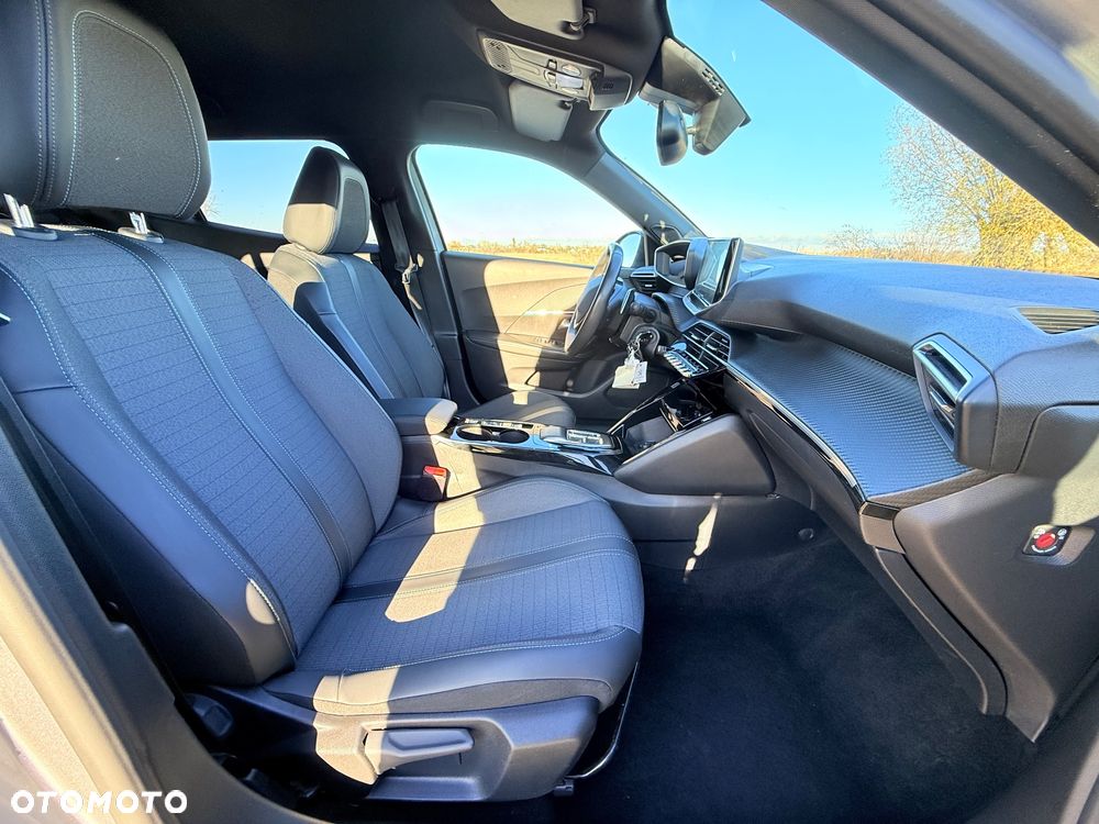 Peugeot 2008 BlueHDi 130 EAT8 Allure - 10