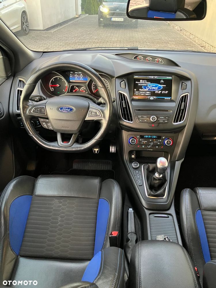 Ford Focus 2015 photo 3