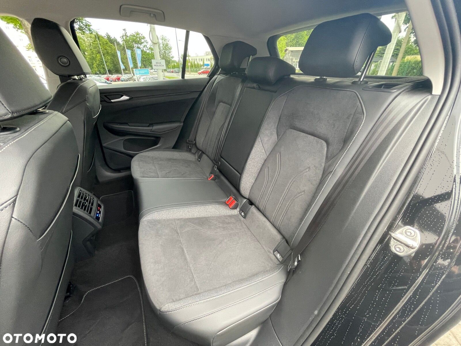 Volkswagen Golf - 27