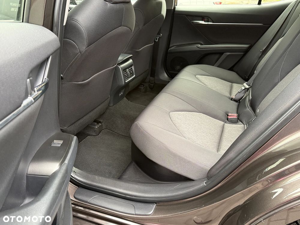 Toyota Camry 2.5 Hybrid Comfort CVT - 18